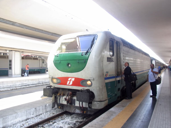 南イタリアへのアクセスは鉄道がおすすめ。ソレントまでの行き方を紹介します。